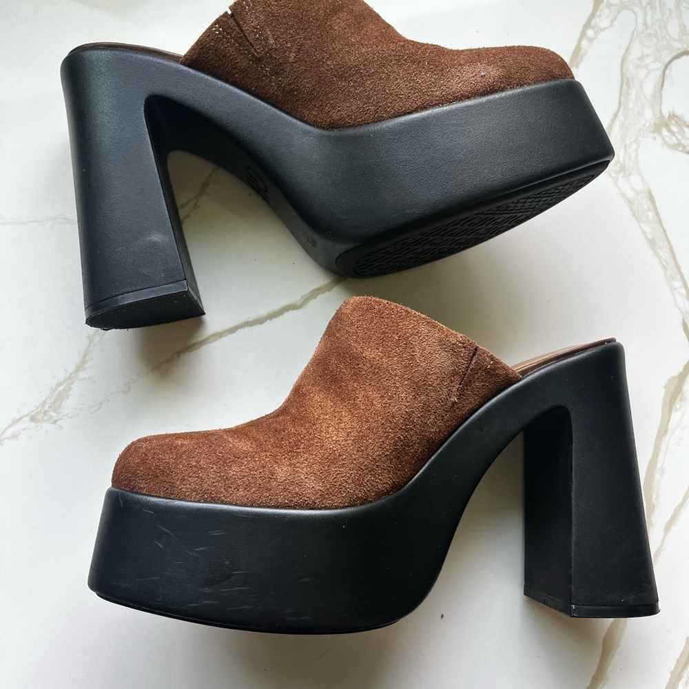Gianni Bini Brown Suede Platform Mules